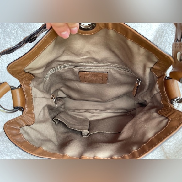Coach Chelsea Optic Signature Hobo Handbag Tan Brown 10990 - Picture 13 of 15